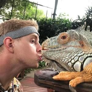 Meet your Posher, Corey